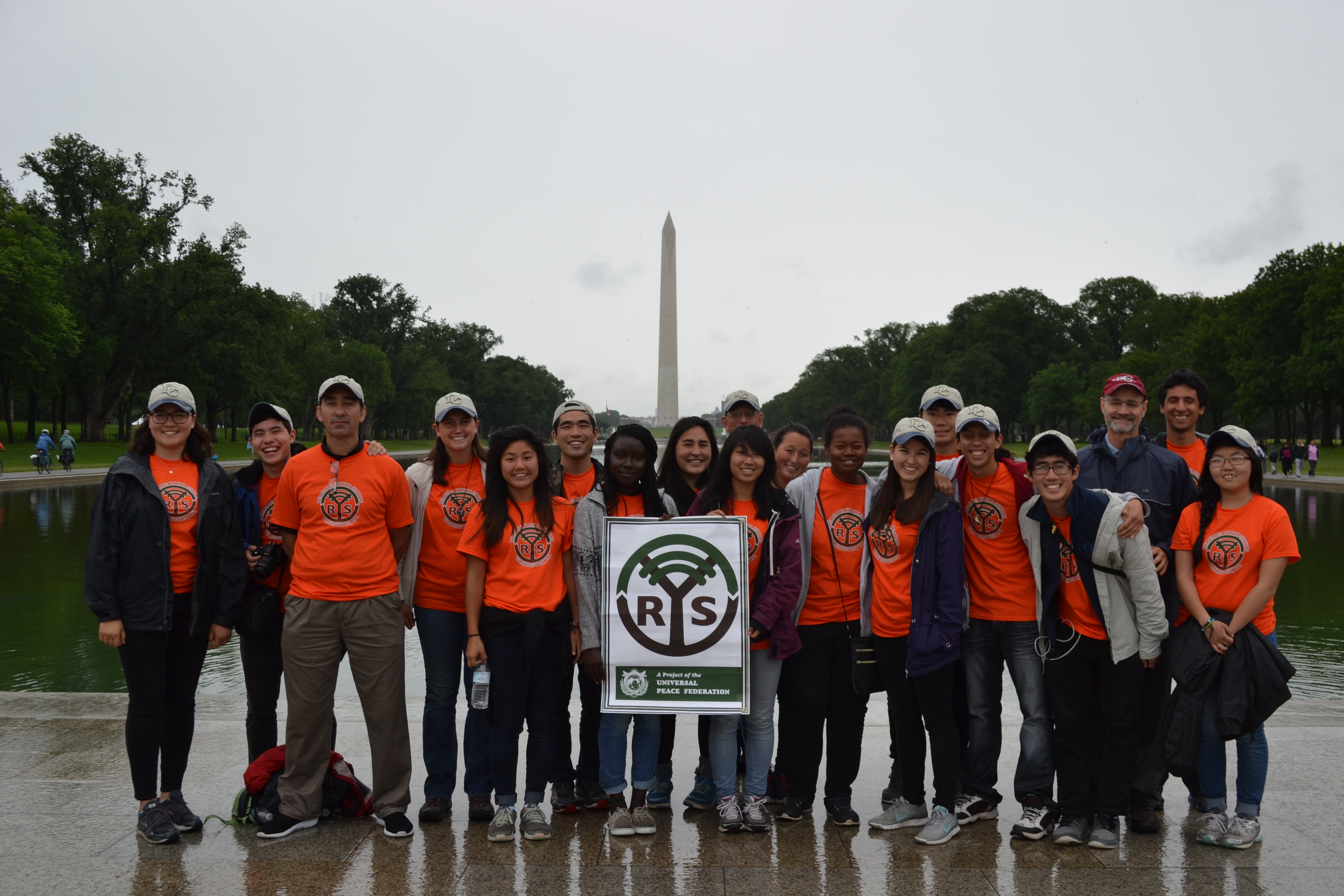 Group Photo Washington Munument